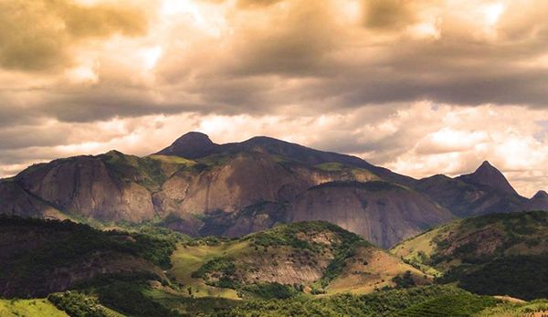 Vale do Caxixe por Felippe Gussão