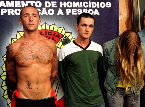 Cristian Cravinhos e seu irmão Daniel Cravinhos e Suzane Von Richthofen são apresentados pela polícia como acusados do assassinato do casal Manfred e Marisia Von Richthofen, em 31 de outubro de 2002