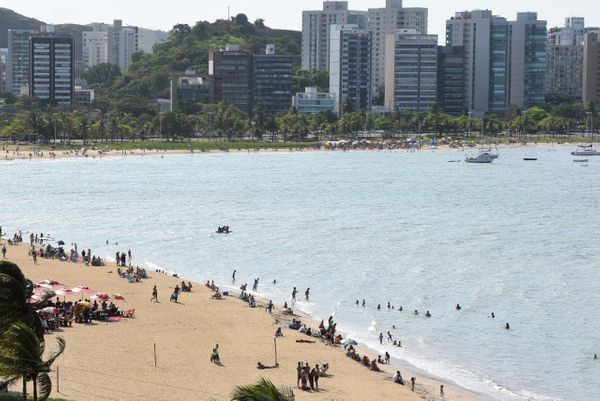 Primeiro domingo da Primavera é de sol, praia e vento por Carlos Alberto Silva