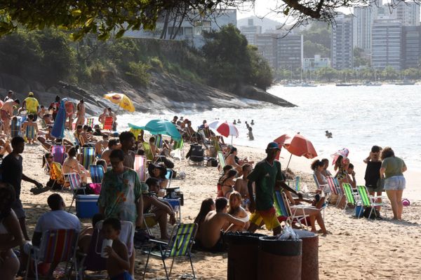 Primeiro domingo da Primavera é de sol, praia e vento por Carlos Alberto Silva