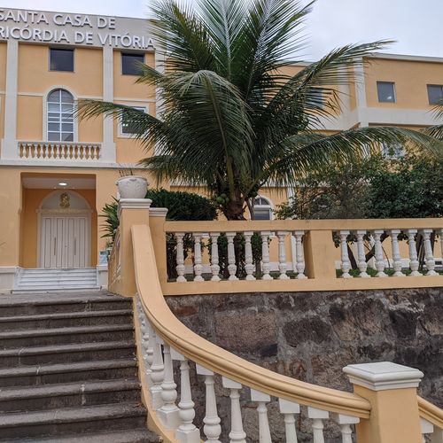 Ex-gerente desviou dinheiro em espécie, deu gratificações a colegas de setor no hospital e contratou funcionários fantasmas entre janeiro de 2019 e setembro de 2020, segundo a polícia. Ele foi preso e um suspeito ainda está foragido