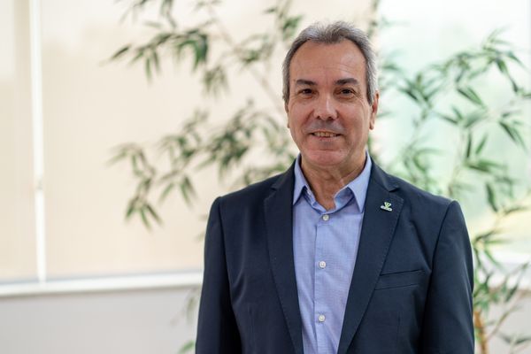 De acordo com o especialista de Produtos e Serviços do Sicoob ES, Marcos Vasconselos, nos consórcios você financia a totalidade dos bens em parcelas programadas.