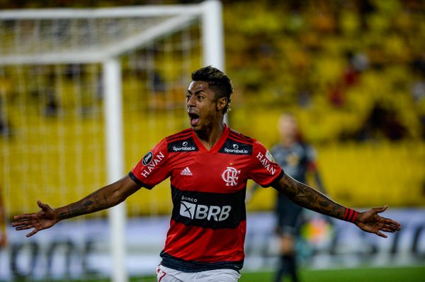 Bruno Henrique marcou dois gols e sacramentou a classificação do Flamengo à final da Libertadores