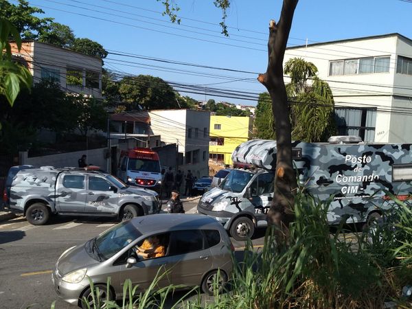 PM que se negou a atender ordem judicial se entrega após horas de negociação no ES