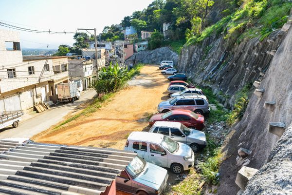 Terreno onde será construída a Emef Paulo Roberto Vieira Gomes, na Rua Tenente Setúbal, em São Benedito