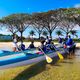 Projeto oferece aulas gratuitas de canoa havaiana à crianças e adolescentes em Linhares