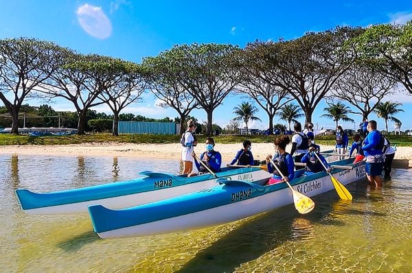 Projeto oferece aulas gratuitas de canoa havaiana a crianças e adolescentes em Linhares por Davi Oliveira