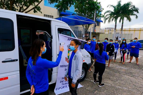 Projeto oferece aulas gratuitas de canoa havaiana a crianças e adolescentes em Linhares por Davi Oliveira