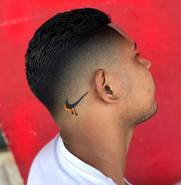 Cortes de cabelo com cores e marcas por Reprodução Instagram @eliseudocorte