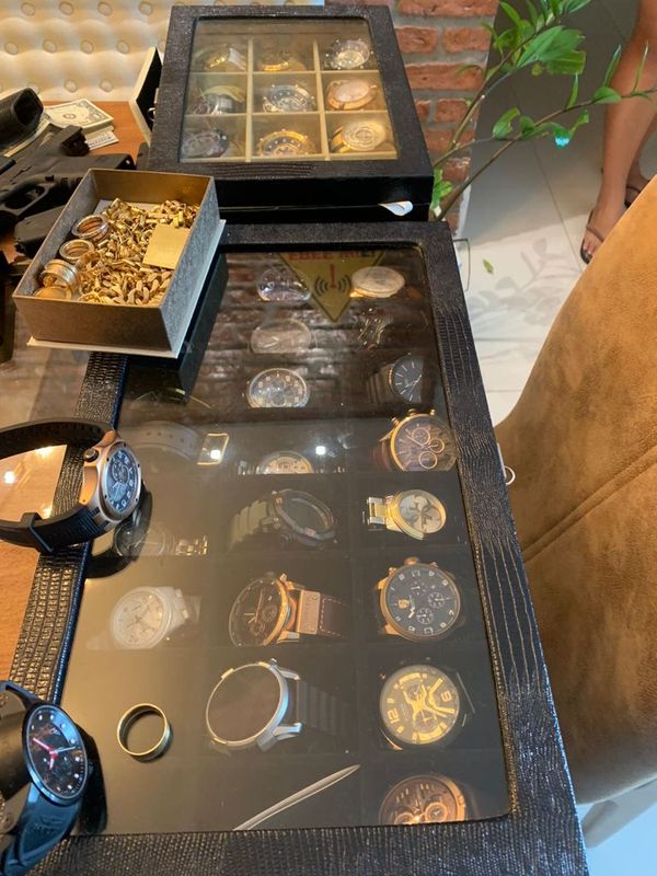 PF apreende joias durante operação em Vitória por Divulgação/Polícia Federal