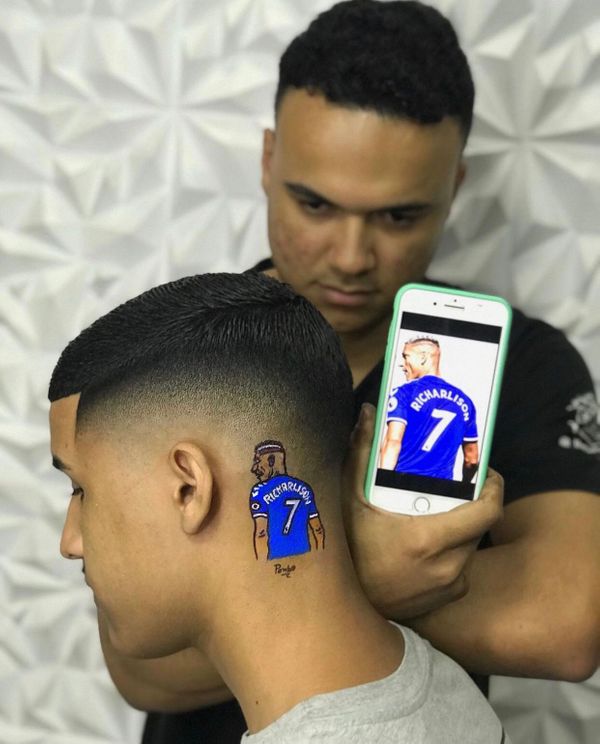 Richarlison virou inspiração para corte de cabelo por Reprodução Instagram @eliseudocorte