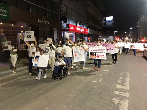 Manifestação pediu paz e o fim da violência contra a mulher por Divulgação