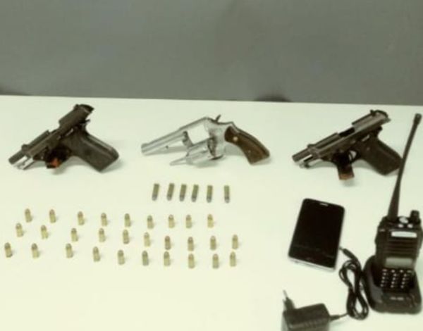 Três armas de fogo estão entre o material apreendido nas buscas dessa sexta-feira (1), em Vitória
