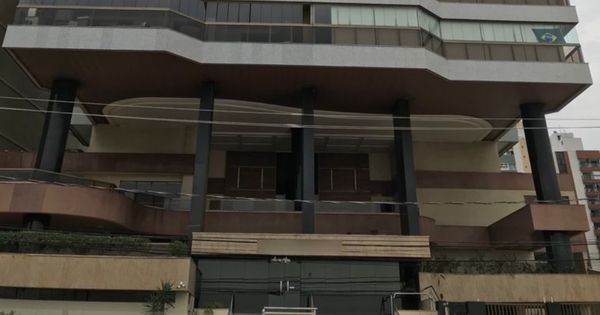 Edifício foi invadido e apartamento foi saqueado no último sábado (2), em Vila Velha
