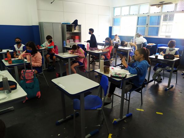 Para além das 1.400 horas formais, os estudantes da Escola América terão projetos individualizados para realizar estudos dirigidos.