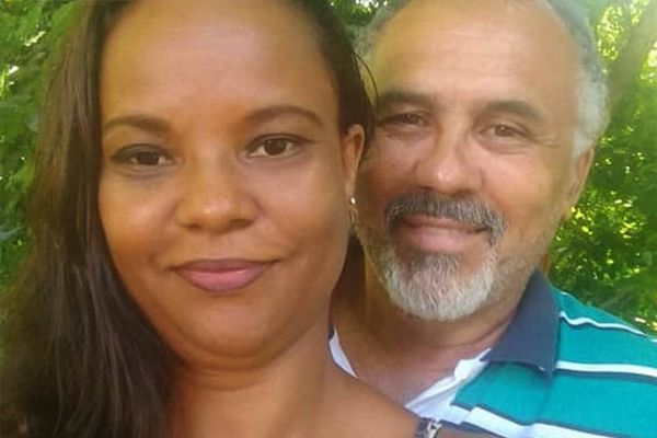  Adilson Jose de Freitas, de 56 nos, e Leidiana dos Santos, 38 anos, foram retirados de carro e executados em Cariacica
