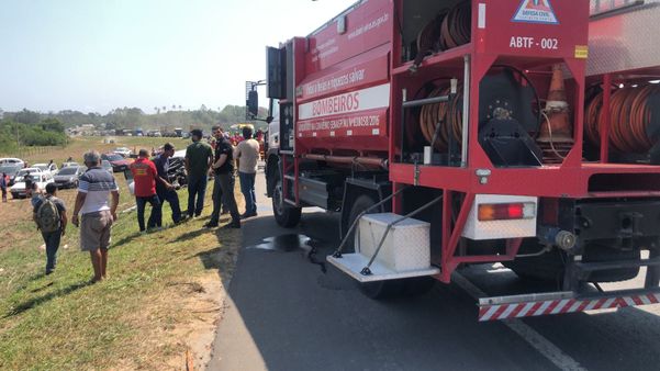Acidente entre carro e caminhão mata motorista na BR 101 em São Mateus por Eliselmo Pereira