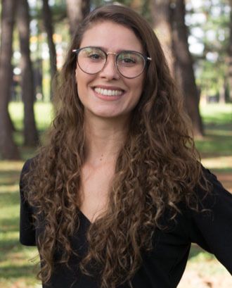 Cientista política e co-fundadora da ONG #ElasNoPoder, Letícia Medeiros.