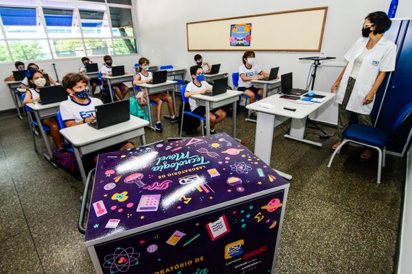 Na escola São Domingos, tecnologia é uma ponte para fortalecer vínculos humanos, principalmente entre o professor e o aluno