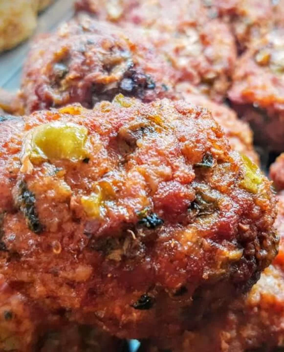 A Casa do Torresmo também investe no bolino de linguiça, uma receita com sabores especiais. 