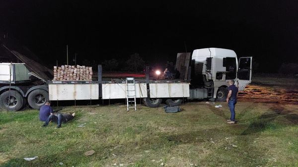 Polícia apreende 350 kg de cocaína que iriam do ES à Europa em chapa de granito por Polícia Civil