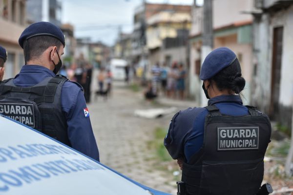 Dieny Nunes Ferreira, de 35 anos, foi morta no bairro Alecrim, em Vila Velha, na tarde desta sexta-feira (8)