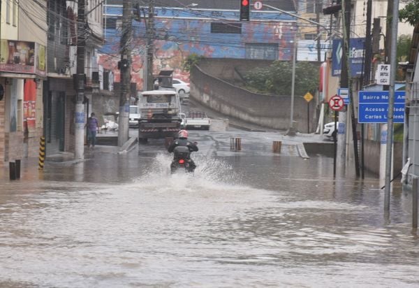 Ruas do bairro Nova América, Vila Velha por Carlos Alberto Silva 