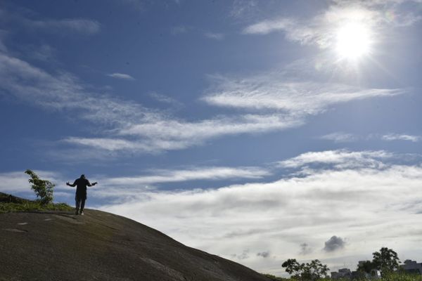Momento de fé no Morro da Gamela, em Vitória por Ricardo Medeiros