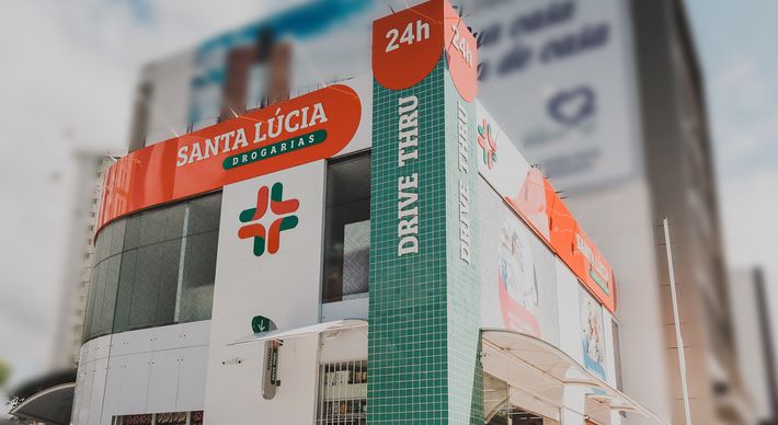 Com 45 anos de história, a rede de farmárcias Santa Lúcia desenvolveu uma loja virtual exclusiva com entregas express para o Espírito Santo