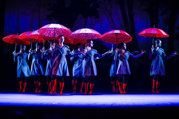 Coreografia “LE PARAPLUIE” dos coreógrafos Marcos Saleme e Bianca Corteletti- 3º lugar