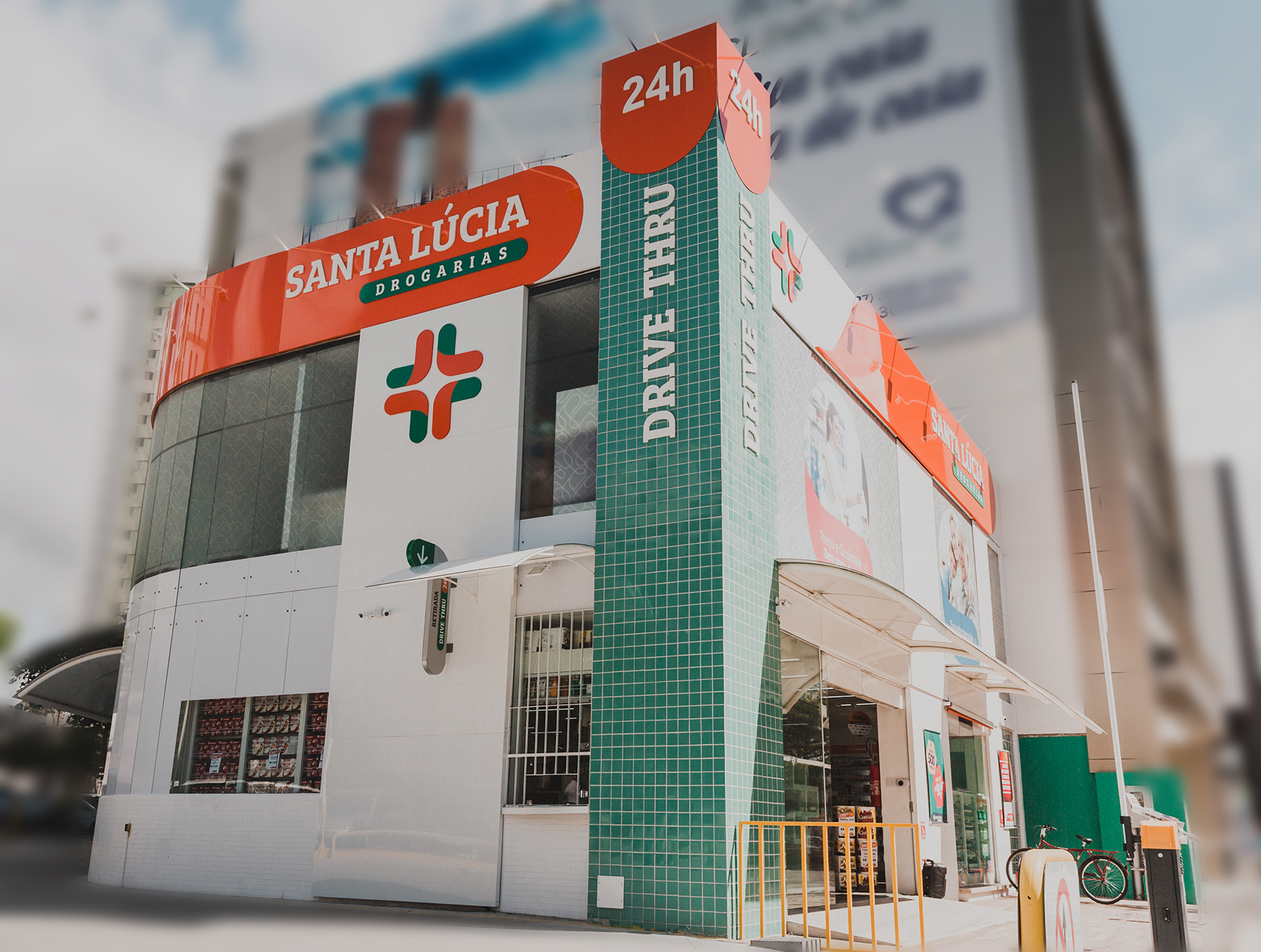 Com 45 anos de história, a rede de farmárcias Santa Lúcia desenvolveu uma loja virtual exclusiva com entregas express para o Espírito Santo