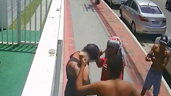Homem é assaltado à luz do dia em avenida de Itapuã, em Vila Velha