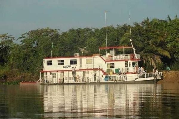 Barco-hotel afundou no Rio Paraguai, no Pantanal, após vendaval atingir a região