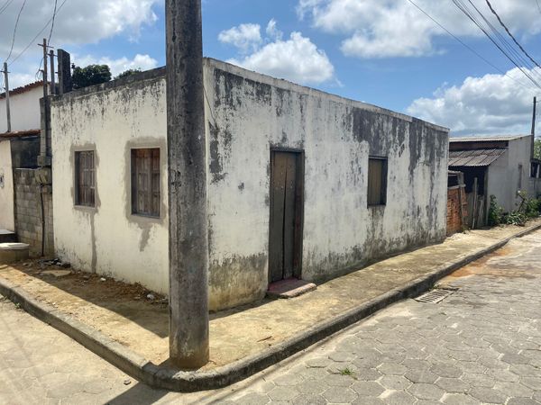 Casa em que irmãos foram assassinados em Conceição da Barra