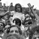 Papa João Paulo II visita a região de São Pedro, onde quebrou protocolo e se aproximou da população
