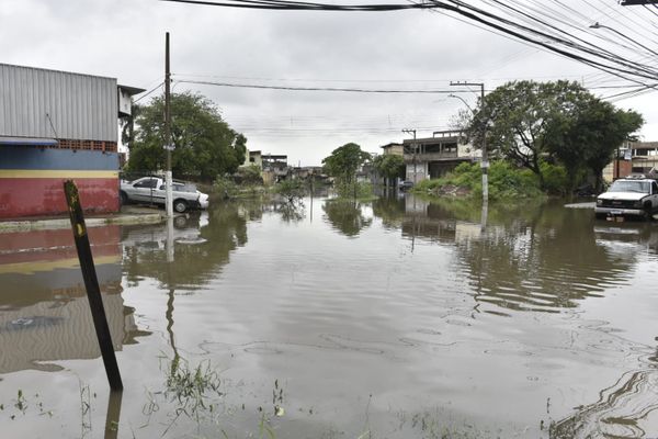 Chuva no ES: ruas alagadas em Jardim Marilândia, Vila Velha por Ricardo Medeiros