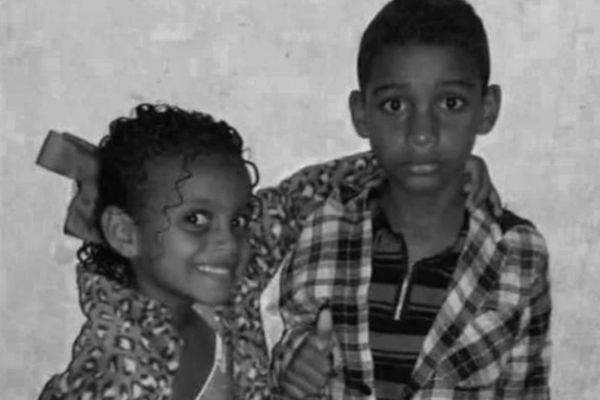 Kamile Santos Oliveira, de 8 anos, e Keyrison Santos Oliveira, de 10 anos, foram mortos a tiros em casa, em Conceição da Barra
