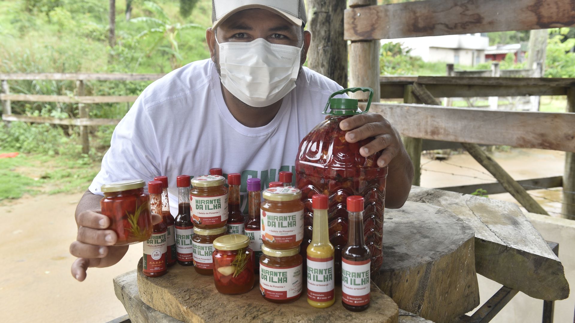 Rodrigo da Conceição Batista, produtor de pimenta, em Cariacica