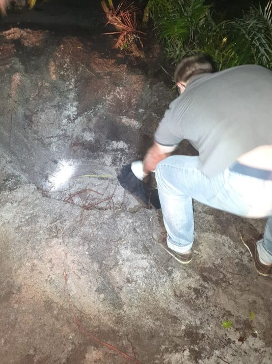 O corpo foi encontrado em uma cova rasa na localidade de Marobá, em Presidente Kennedy. Crédito: Polícia Civil