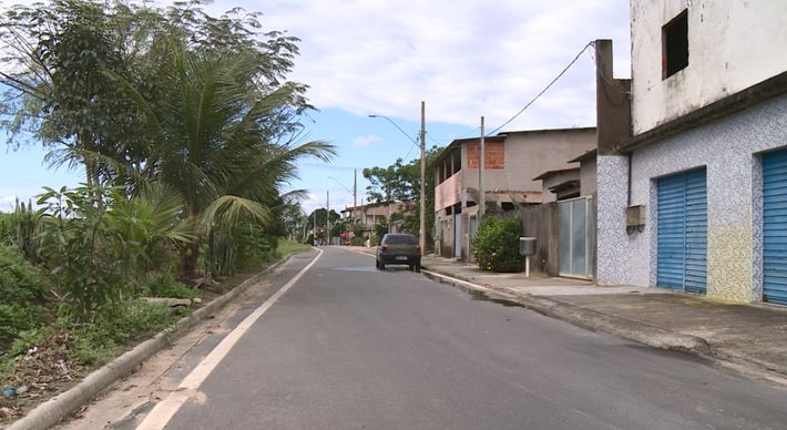 Eco101 diz que eles ocupam área que pertence à União às margens da BR 101, onde vivem cerca de 300 famílias. Moradores afirmam que têm documentação dos terrenos comprados