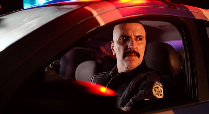 'Peçanha Contra o Animal', da Amazon Prime Video, é o segundo longa-metragem do Porta dos Fundos. Filme acompanha o policial vivido por Antonio Tabet