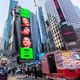 Imagem - Marília Mendonça e Maiara e Maraisa estampam telão na Times Square