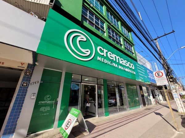 O grupo, que atende diversos planos de saúde, presta serviço para mais de 50 clínicas e consultórios capixabas e ainda tem 34 unidades próprias. por Camilla Baptistin