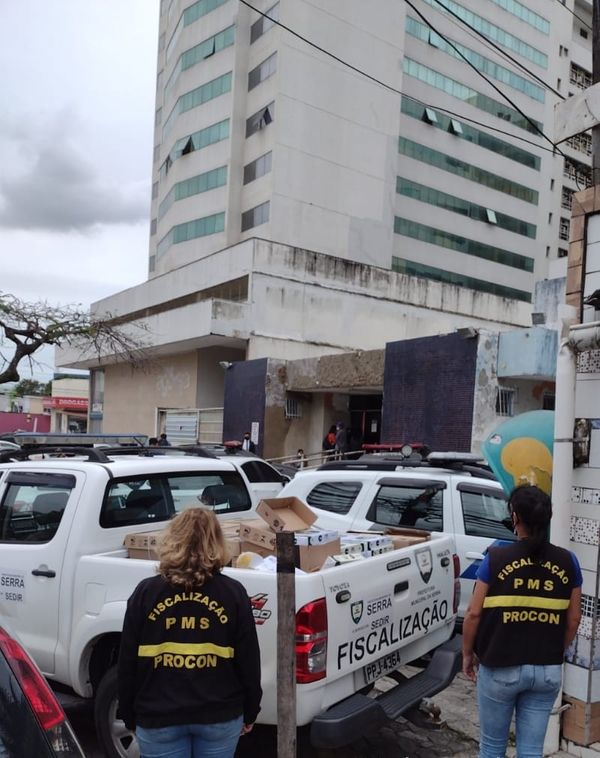 Operação do Procon apreendeu papel comprado em licitação sendo vendido em papelaria na Serra por Procon da Serra/Divulgação