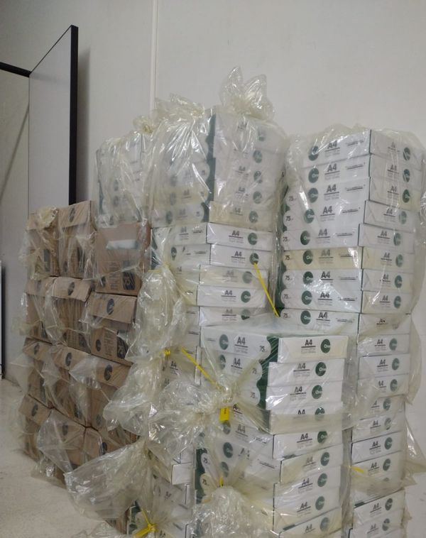 Operação do Procon apreendeu papel comprado em licitação sendo vendido em papelaria na Serra por Procon da Serra/Divulgação