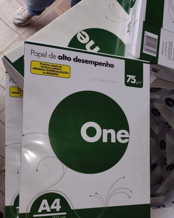 Operação do Procon apreendeu papel comprado em licitação sendo vendido em papelaria na Serra por Procon da Serra/Divulgação