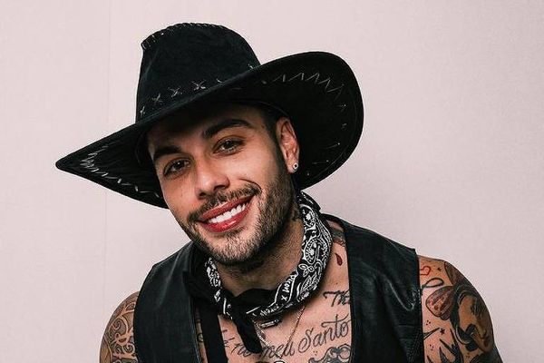 Gui Araujo está no reality show A Fazenda