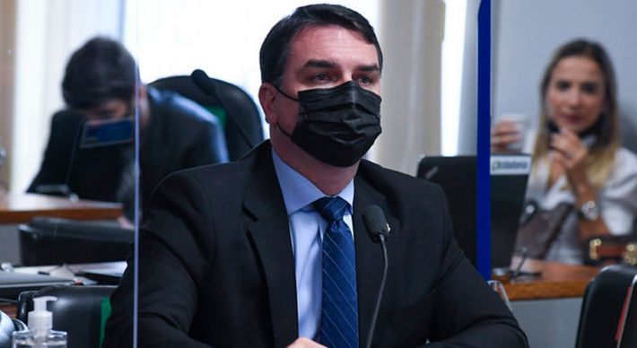 O senador, filho mais velho do presidente da República, afirmou que a CPI teve o objetivo de antecipar o debate eleitoral e que não conseguiu provar nenhuma irregularidade do governo