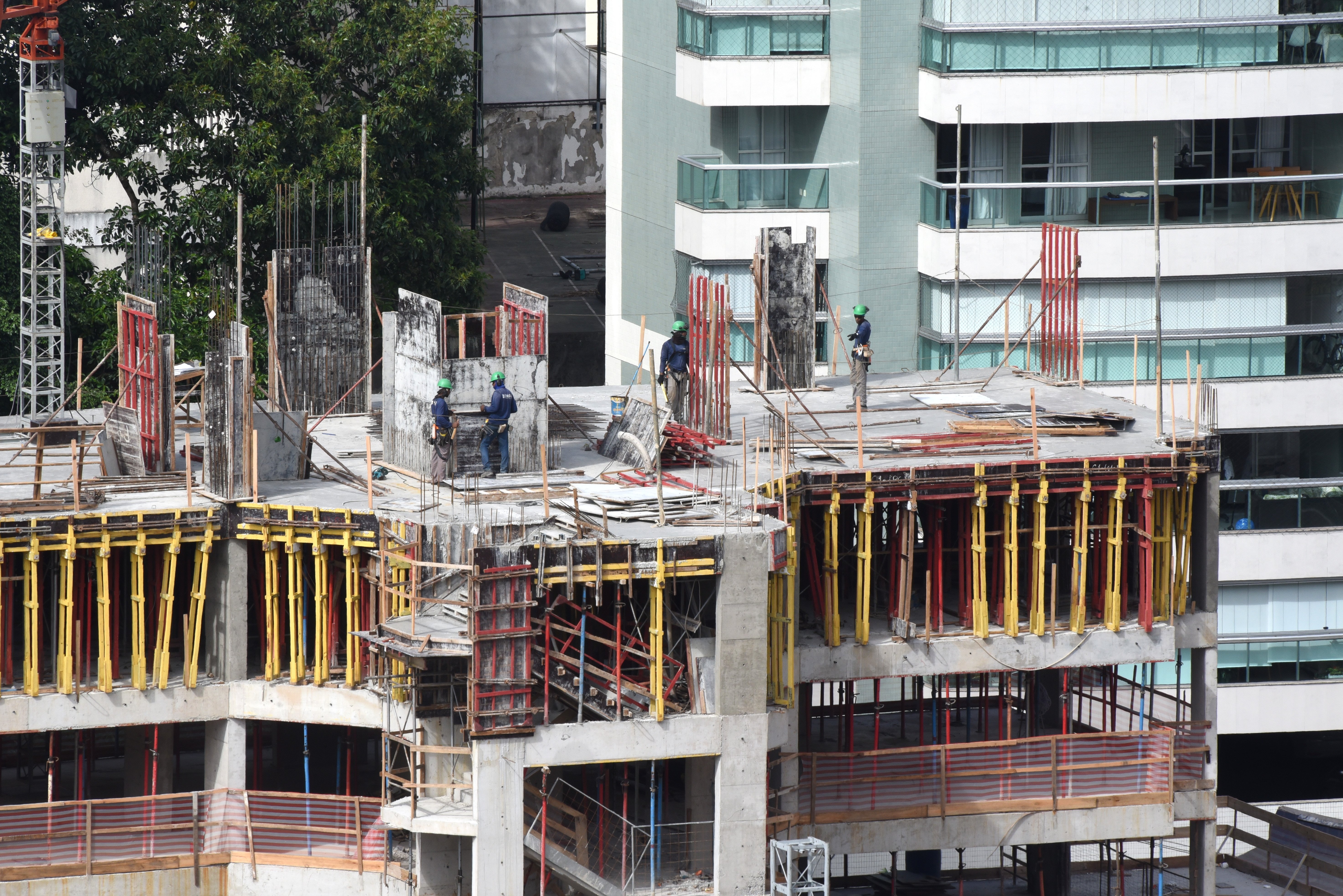 No segundo semestre de 2023, estavam em construção na região 1.359 unidades; em Jardim Camburi, esse número ficou em 1.092