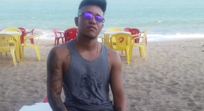 José Ronaldo Tomaz da Conceição, de 26 anos, foi visto pela última vez ao deixar uma festa em uma casa noturna na Praia de Itaparica, em Vila Velha, por volta de 1h da manhã do último sábado (23)